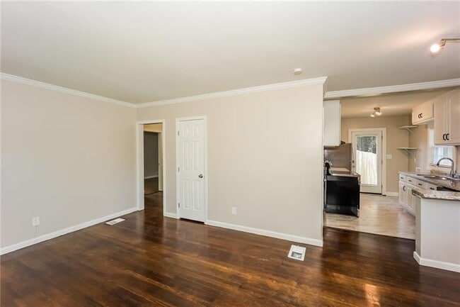 Building Photo - 1381 Benteen Ave SE