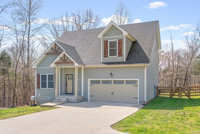 Building Photo - Pet Friendly Three Bedroom on Acre!