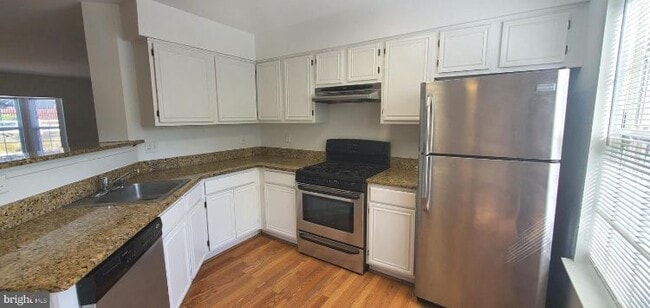 Building Photo - 2328 Woodbark Ln