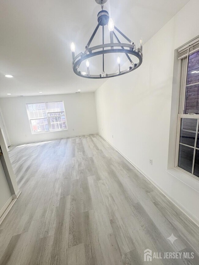 Building Photo - 214 Hall Ave
