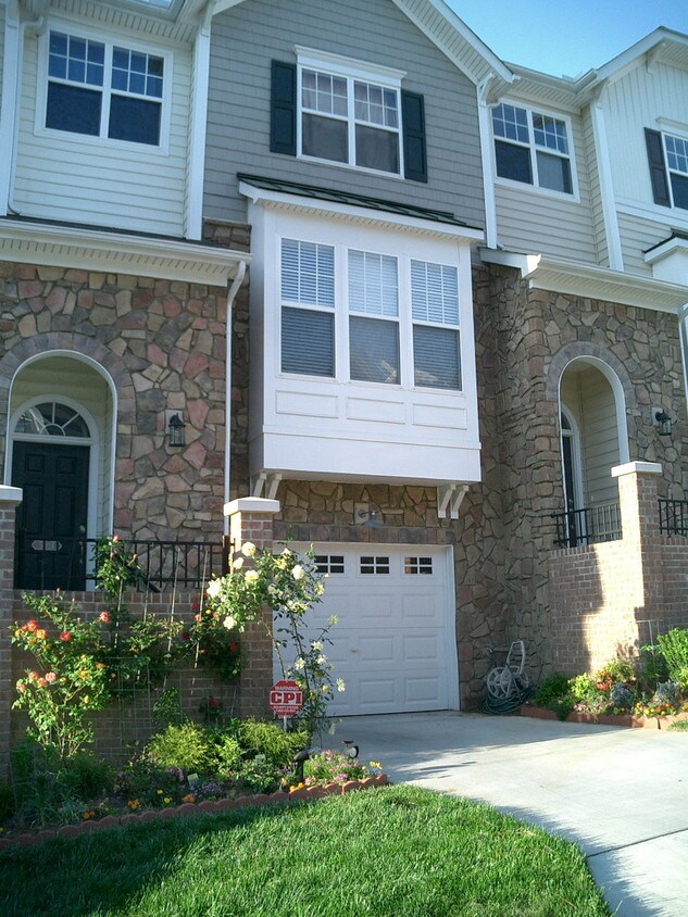 Primary Photo - 5024 Celtic Ct