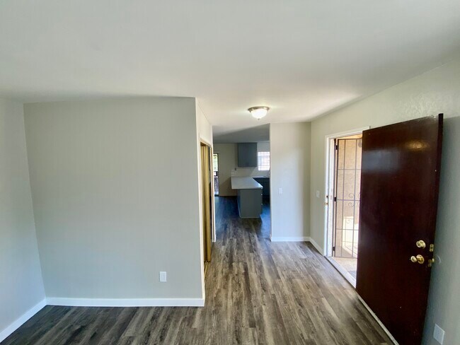 Building Photo - 3920 Thorn St