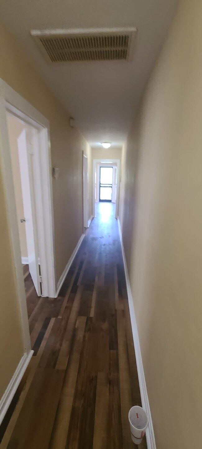 Foto del edificio - 1664 W 24th St