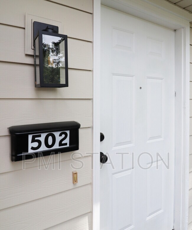 Foto del edificio - 502 N Jennings Rd