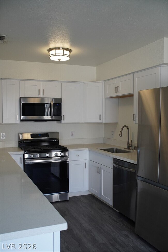 Foto del edificio - 1722 E University Ave.