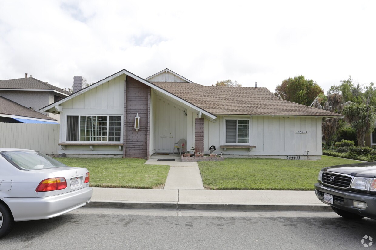 Building Photo - 17344 San Luis St