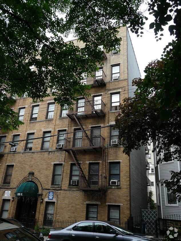 Foto del edificio - 326 E 201st St