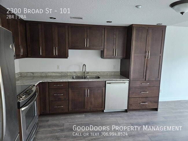 Building Photo - 2300 Broad St