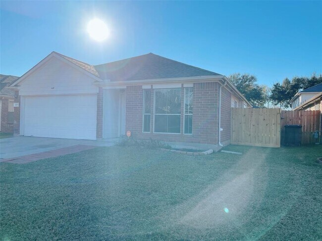 Building Photo - 8911 Cedar Top Dr