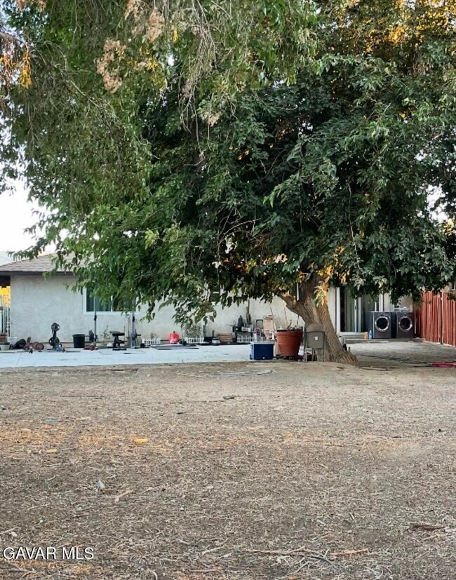 Foto del edificio - 10535 E Ave S 4