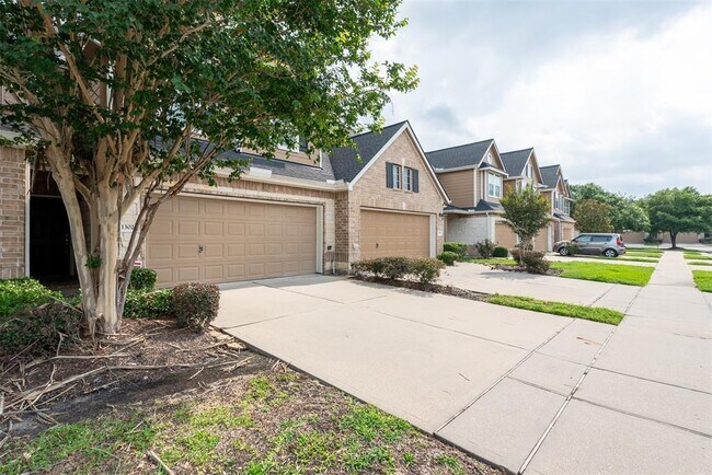 Building Photo - 13023 Jasmine Park Ln