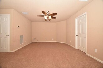 Building Photo - 7027 Crockett Ridge Dr