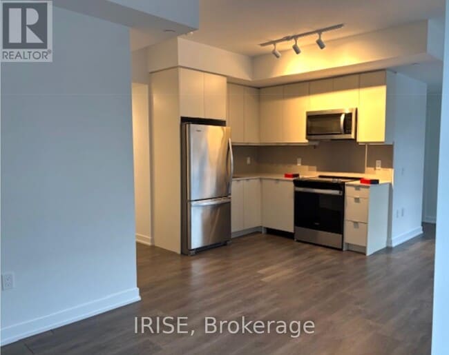 Building Photo - 1608 Charles St