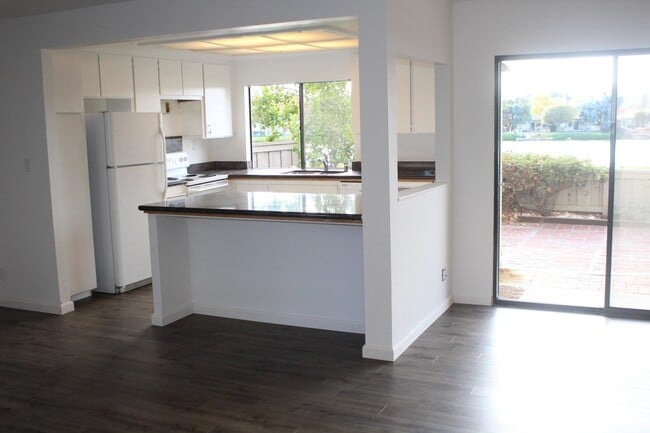 Building Photo - Waterfront 3 Bedroom and 2 1/2 Bath Home i...