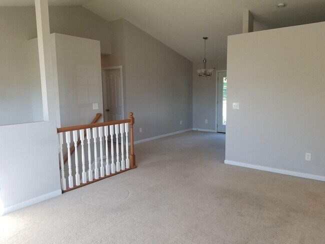 Building Photo - 113 Summerfield Dr