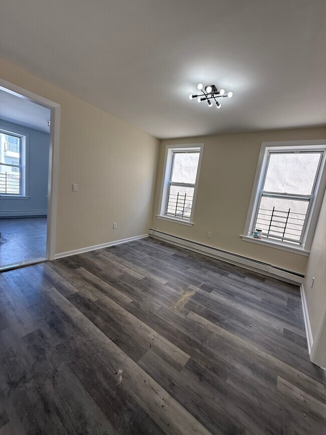 Foto del edificio - 739 Saratoga Ave