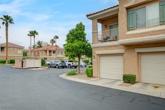 Building Photo - 251 S Green Valley Pkwy