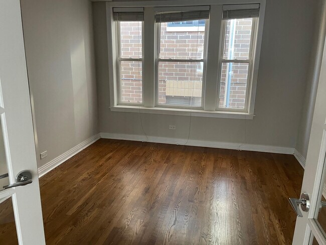 Foto del edificio - 5111 N Kenmore Ave