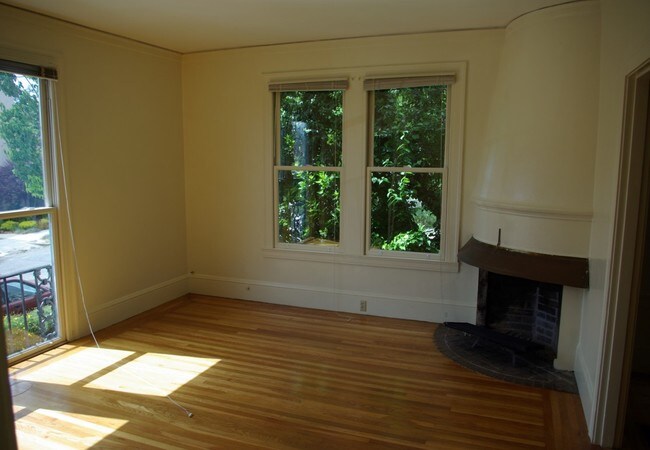  - 1525 Arch St