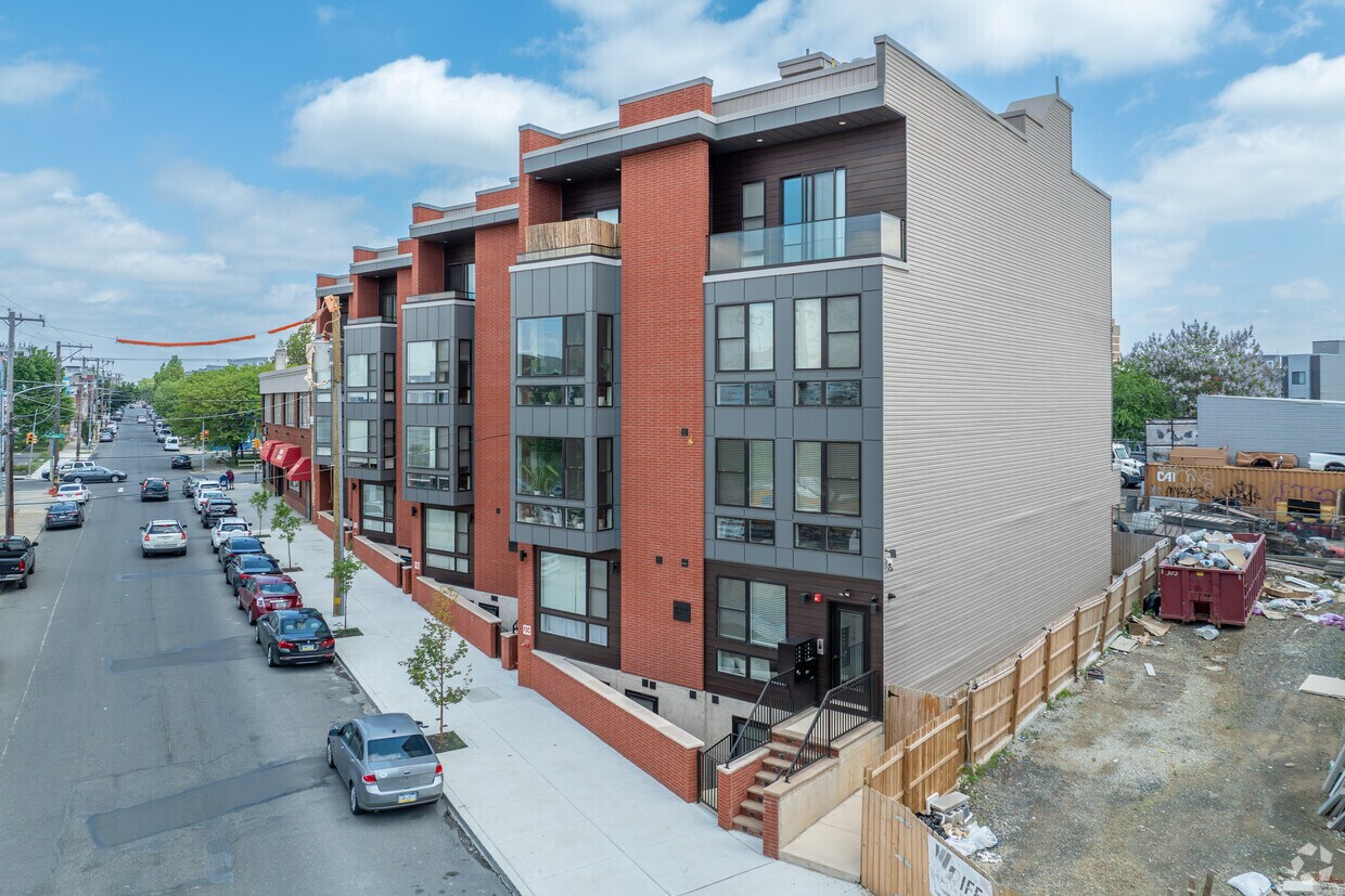 1827 N 5th St Philadelphia, PA 19122 - 1827 N 5th St