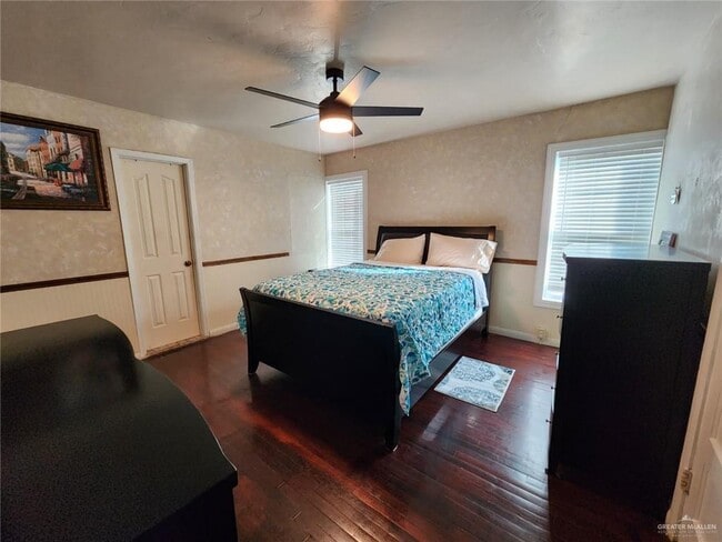 Foto del edificio - 22 Laurel Ave