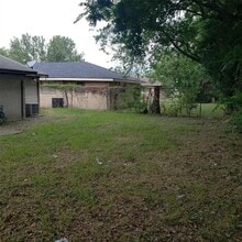 Building Photo - 12931 Southbridge Rd