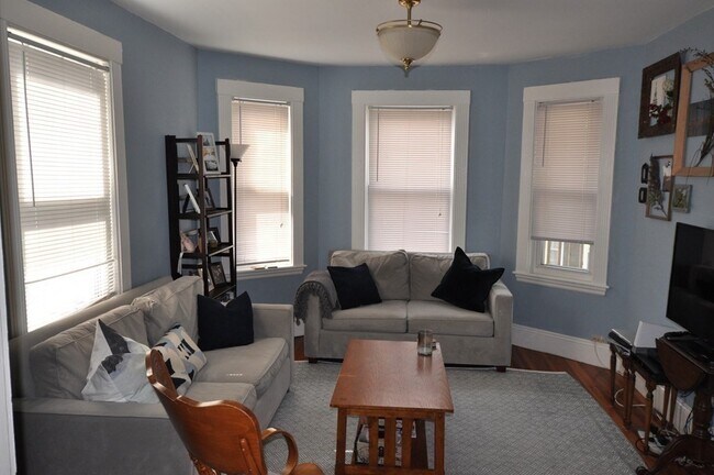 Foto del edificio - 23 Montfern Ave