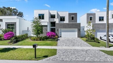 Building Photo - 655 Kingsbridge St