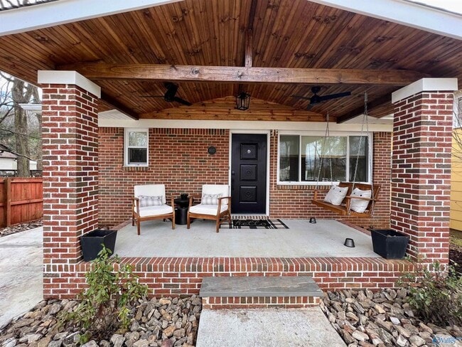 Foto del edificio - 1612 NE Wellman Ave