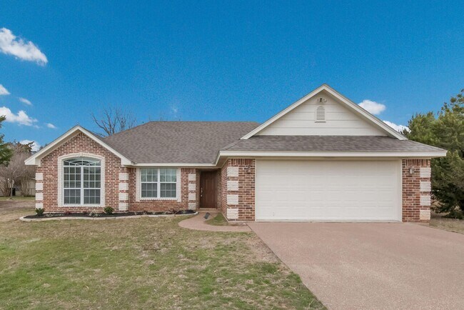 Foto del edificio - Midway ISD Country Home