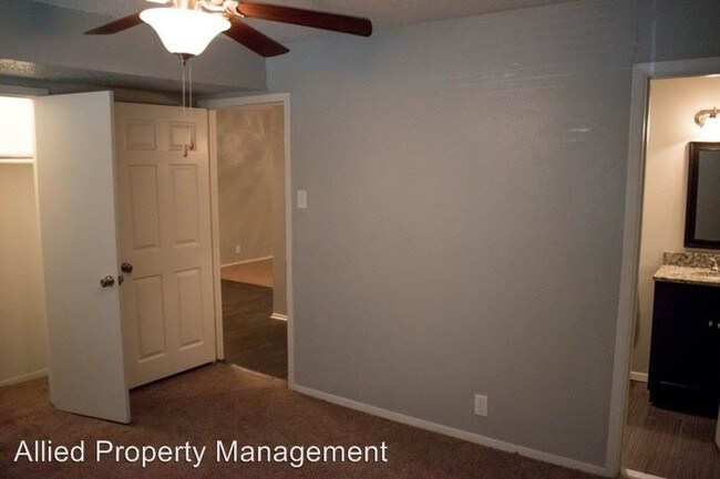 Foto del edificio - 5414 Reiger Ave