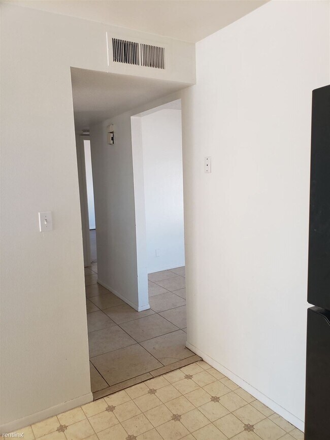 Building Photo - 2 br, 1 bath House - 13239 S Laredo Rd A