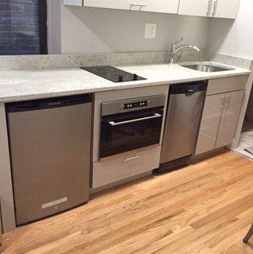 Foto del edificio - 132 E 7th St