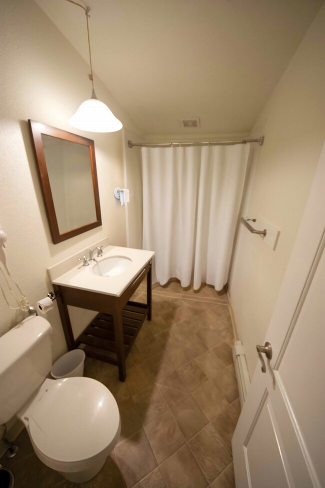 Baño - 3483 Rewak Dr