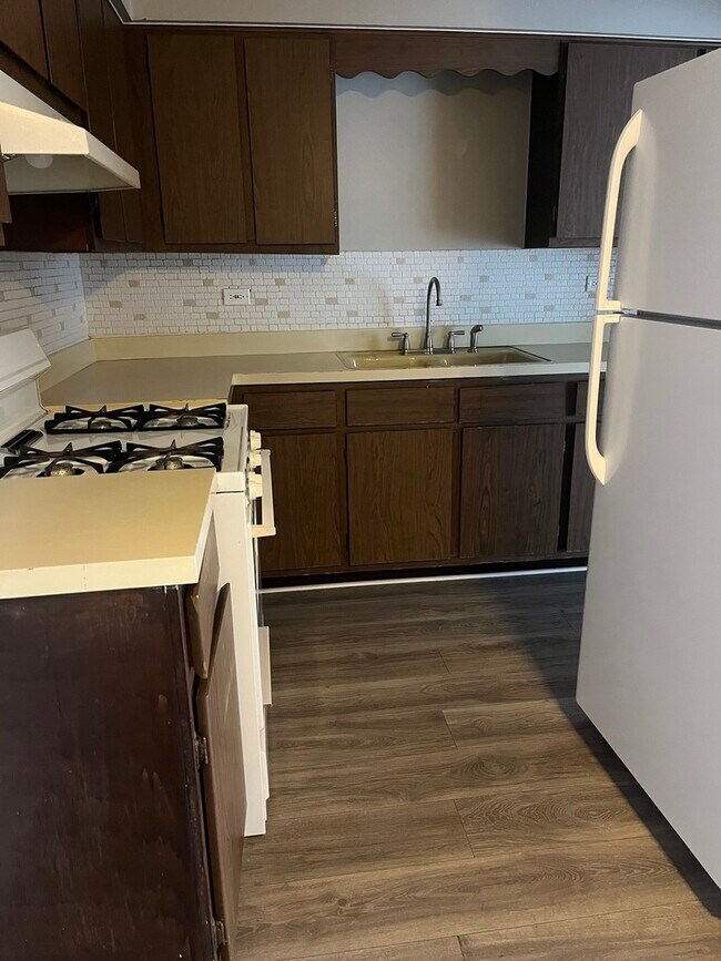 Foto del edificio - 10701 Keating Ave