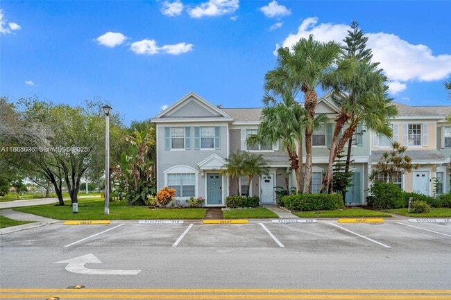 Building Photo - 8066 Sanibel Dr