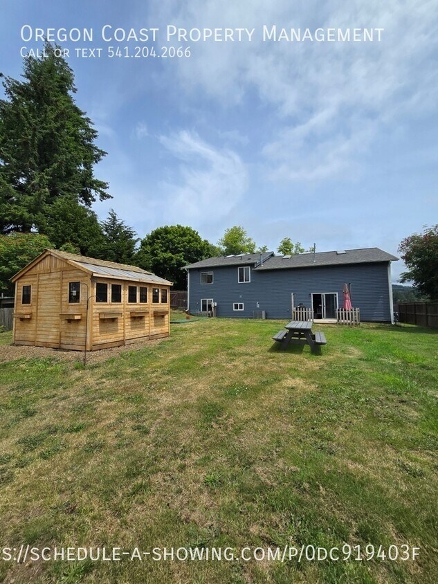 Foto principal - 4125 NE C Ave