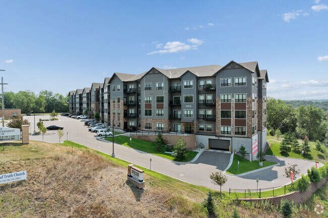 Foto del edificio - The Overlook at Crystal Lake
