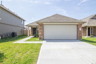 Building Photo - 24342 Amaldi Ct