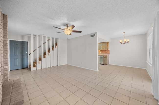 Building Photo - 9024 Sawtooth Ln