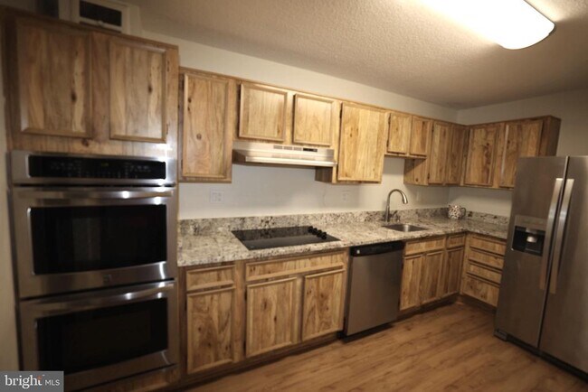 Foto del edificio - 8350 Greensboro Dr