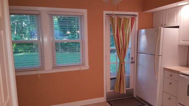 Full Glass Panel Back Door - 4907 Canterbury