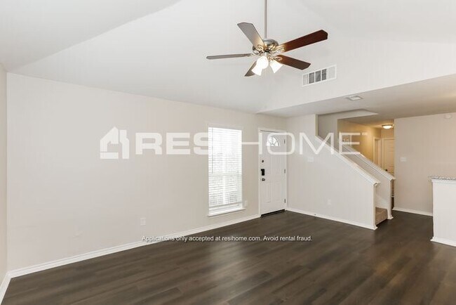 Building Photo - 907 Fairbanks Circle
