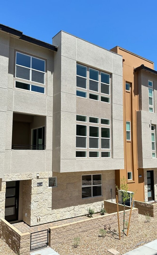 Building Photo - Henderson