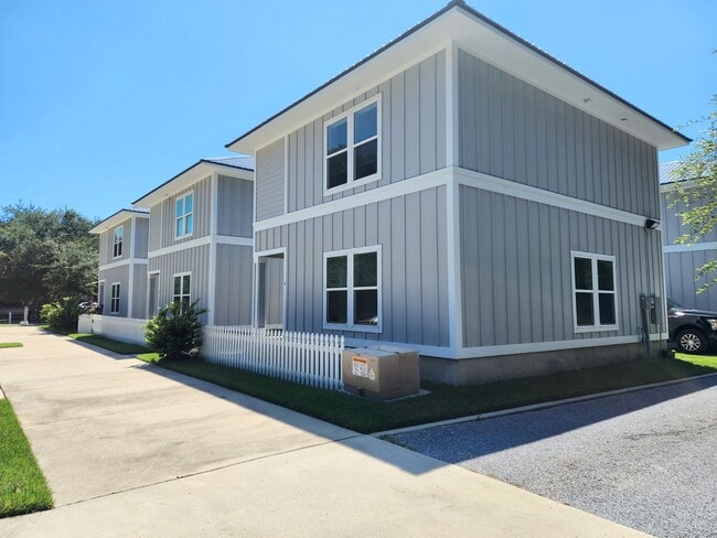 Building Photo - Gulf Shores 3/2.5 cottage