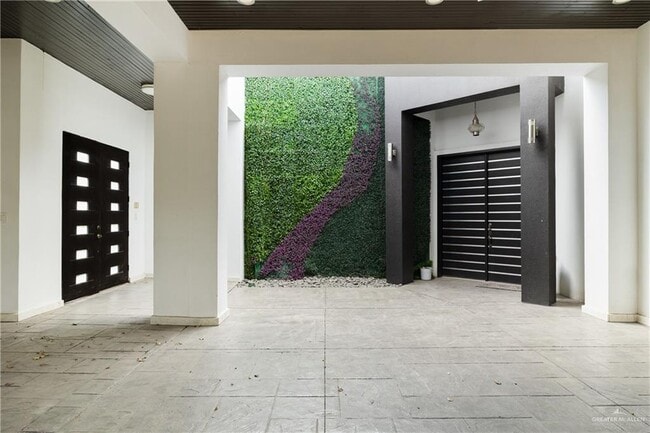 Building Photo - 16 N 47th St