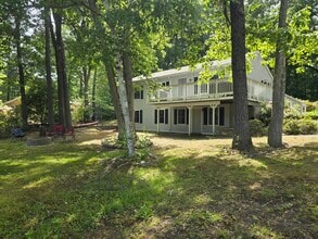 Building Photo - 65 S Row Rd