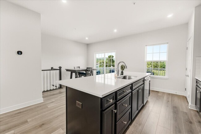 Hermosa cocina renovada - 1403 Wilmer Park Ln