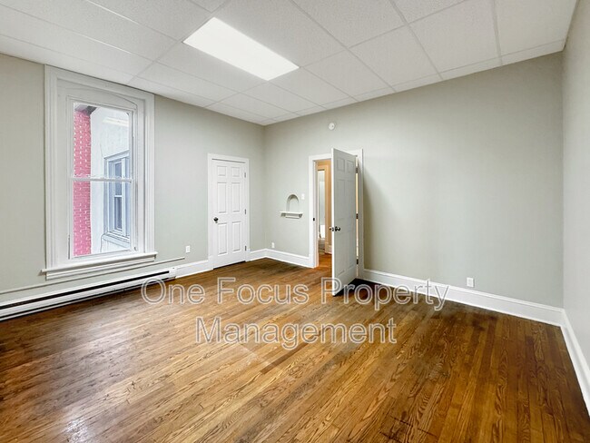 Building Photo - 307 N Vesper St