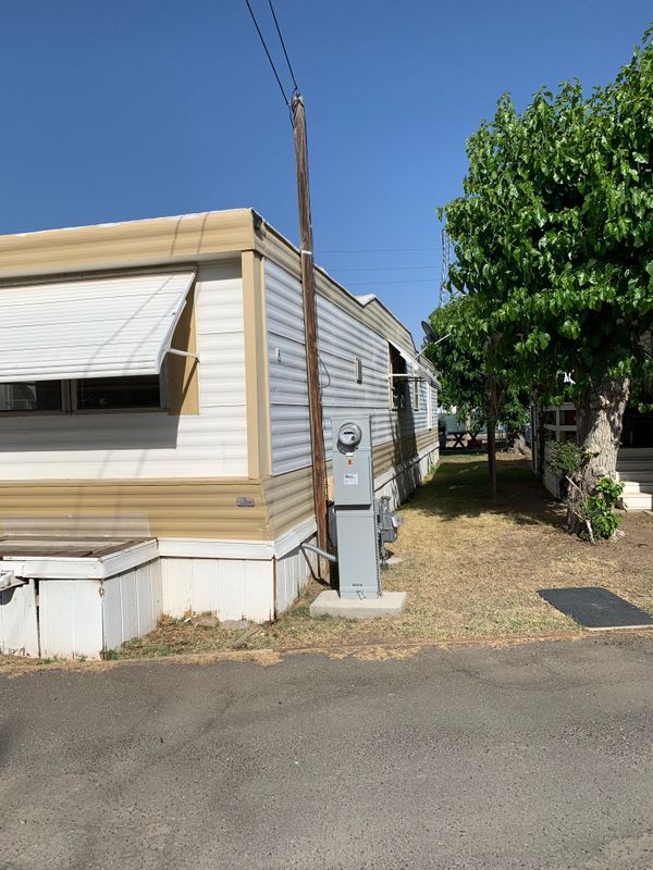 Building Photo - 815 Tomah Ave
